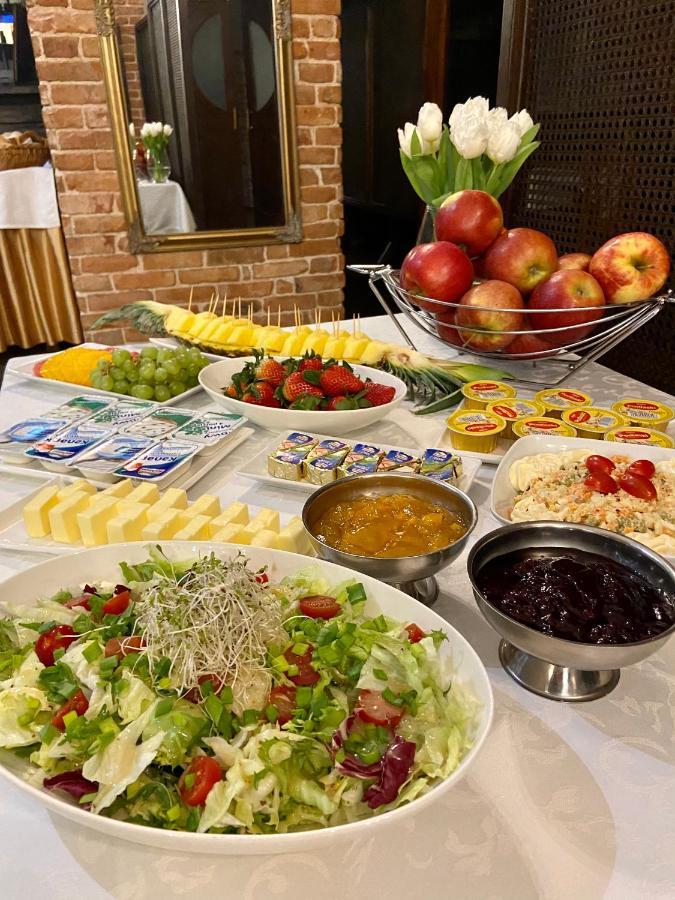 Hotel Piast 스와프스크 외부 사진